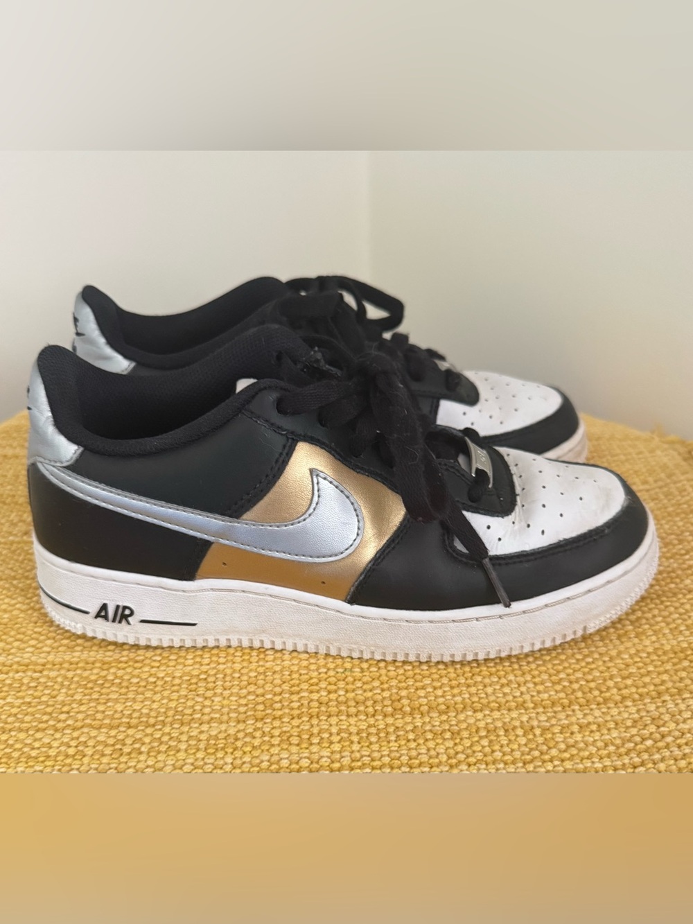 Nike Air Force 1 Boys Sneakers, Size 6.5